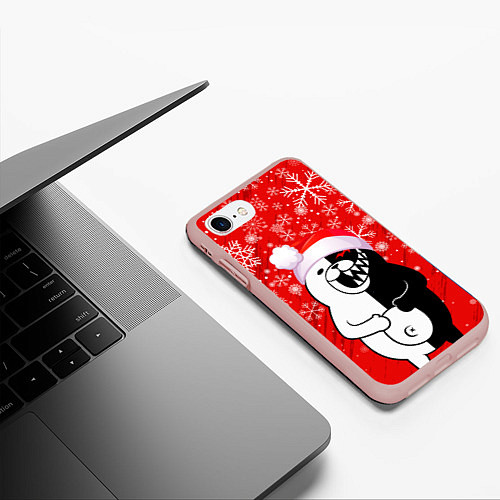 Чехол iPhone 7/8 матовый НОВОГОДНИЙ MONOKUMA / 3D-Светло-розовый – фото 3