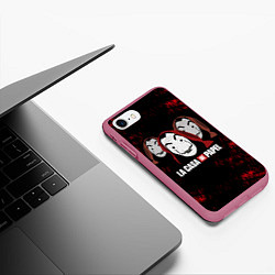 Чехол iPhone 7/8 матовый БУМАЖНЫЙ ДОМ СЕРИАЛ LA CASA DE PAPEL BELLA CIAO, цвет: 3D-малиновый — фото 2