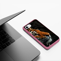 Чехол iPhone 7/8 матовый АМУРСКИЙ ТИГР TIGER, цвет: 3D-малиновый — фото 2