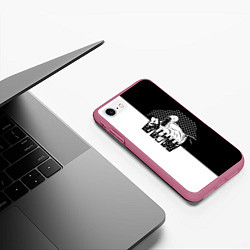Чехол iPhone 7/8 матовый Боец ММА чёрно-белое, цвет: 3D-малиновый — фото 2
