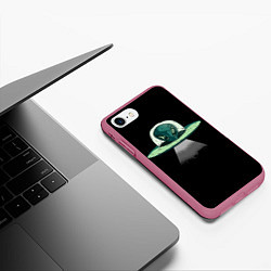 Чехол iPhone 7/8 матовый Инопланетный гость, цвет: 3D-малиновый — фото 2