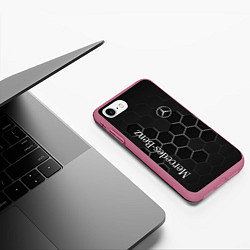 Чехол iPhone 7/8 матовый Mercedes-Benz black соты, цвет: 3D-малиновый — фото 2