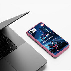 Чехол iPhone 7/8 матовый Vi на мото Cyberpunk 2077, цвет: 3D-малиновый — фото 2