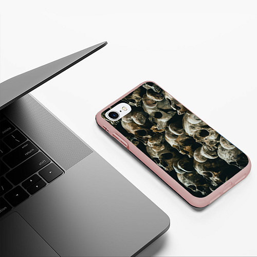 Чехол iPhone 7/8 матовый Множество черепов во тьме - Жёлтый / 3D-Светло-розовый – фото 3