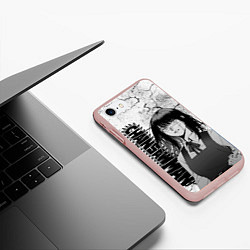 Чехол iPhone 7/8 матовый Человек-бензопила : Митака Демон, цвет: 3D-светло-розовый — фото 2