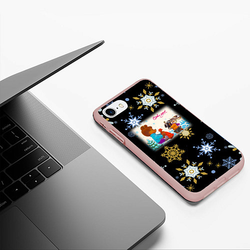 Чехол iPhone 7/8 матовый Новый год зайчик фотографирует мишку / 3D-Светло-розовый – фото 3