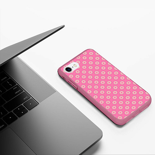 Чехол iPhone 7/8 матовый Белые цветочки на розовом фоне / 3D-Малиновый – фото 3