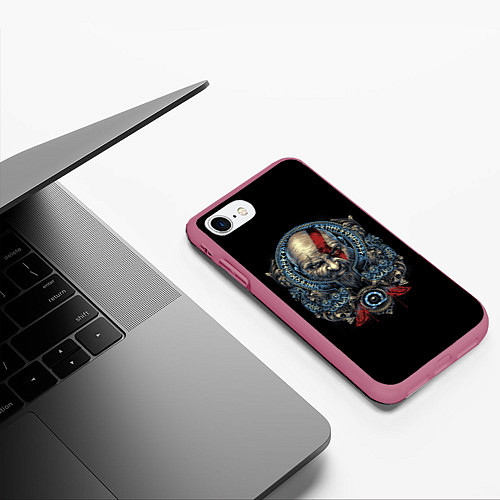 Чехол iPhone 7/8 матовый Кратос и клики хаоса GoW Ragnarok / 3D-Малиновый – фото 3