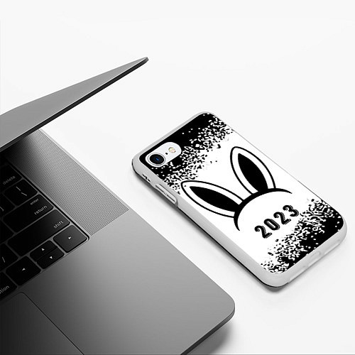 Чехол iPhone 7/8 матовый 2023 Кролик ушки на светлом / 3D-Белый – фото 3
