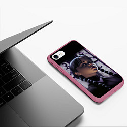 Чехол iPhone 7/8 матовый Уэнсдэй, дочь Гомеса и Мортиши Аддамс, цвет: 3D-малиновый — фото 2