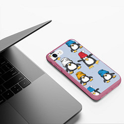 Чехол iPhone 7/8 матовый Смешные пингвины, цвет: 3D-малиновый — фото 2