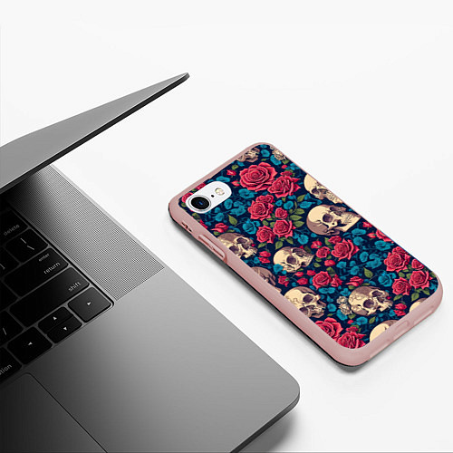 Чехол iPhone 7/8 матовый Черепа и красные розы / 3D-Светло-розовый – фото 3