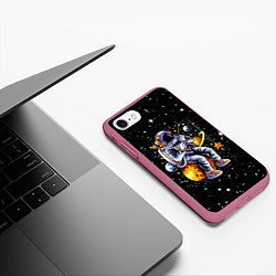 Чехол iPhone 7/8 матовый Космонавт на рыбалке - неон, цвет: 3D-малиновый — фото 2