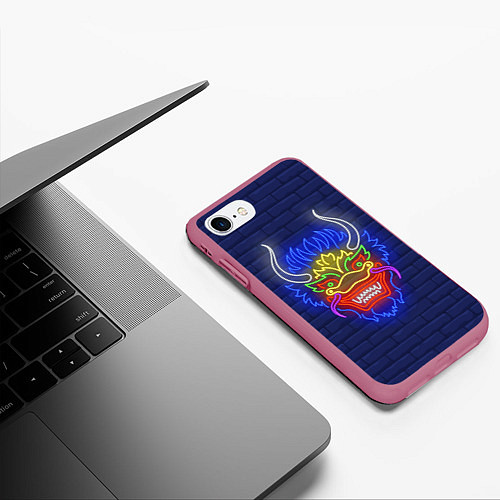 Чехол iPhone 7/8 матовый Неоновый японский дракон / 3D-Малиновый – фото 3
