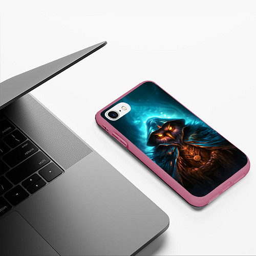 Чехол iPhone 7/8 матовый Сова в колдовской мантии / 3D-Малиновый – фото 3
