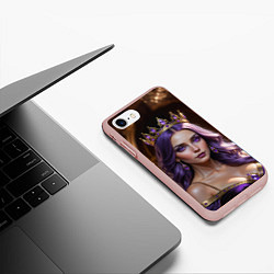 Чехол iPhone 7/8 матовый Девушка с фиолетовыми волосами в короне, цвет: 3D-светло-розовый — фото 2