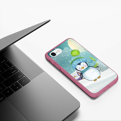 Чехол iPhone 7/8 матовый Новогодний пингвин / 3D-Малиновый – фото 3