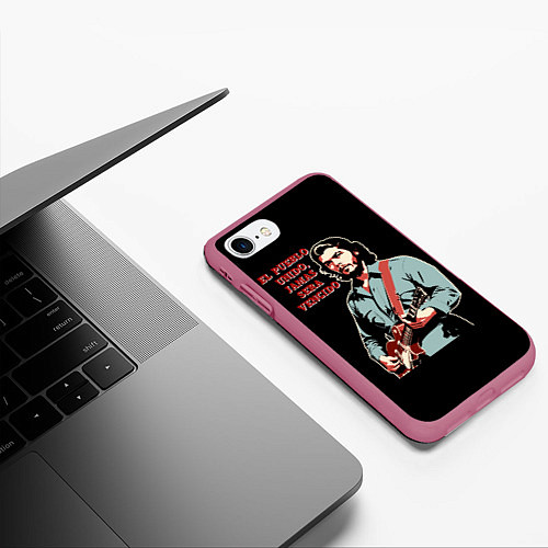 Чехол iPhone 7/8 матовый Че Гевара с гитарой / 3D-Малиновый – фото 3