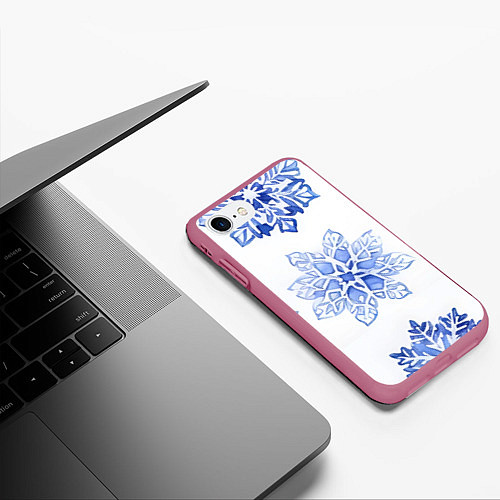 Чехол iPhone 7/8 матовый Снежинки в ряд / 3D-Малиновый – фото 3