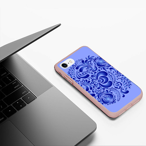 Чехол iPhone 7/8 матовый Узоры гжель на сиреневом фоне / 3D-Светло-розовый – фото 3