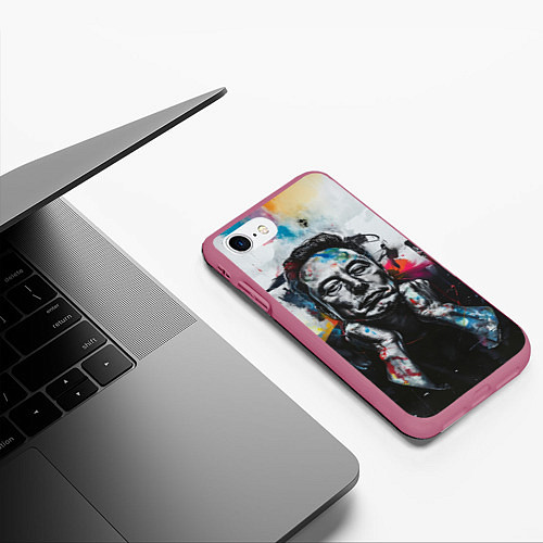 Чехол iPhone 7/8 матовый Илон Маск граффити портрет на серой стене / 3D-Малиновый – фото 3