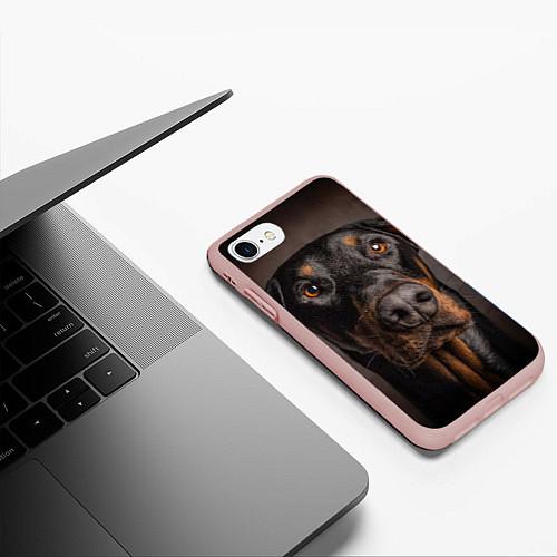 Чехол iPhone 7/8 матовый Глаза добермана / 3D-Светло-розовый – фото 3