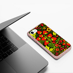 Чехол iPhone 7/8 матовый Хохлома: земляника, цвет: 3D-светло-розовый — фото 2