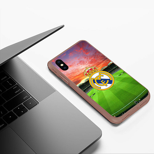 Чехол iPhone XS Max матовый FC Real Madrid / 3D-Коричневый – фото 3