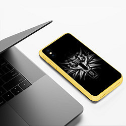 Чехол iPhone XS Max матовый ВЕДЬМАК, цвет: 3D-желтый — фото 2