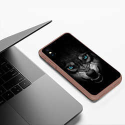 Чехол iPhone XS Max матовый ВОЛК В АБСОЛЮТНОЙ ТЬМЕ, цвет: 3D-коричневый — фото 2