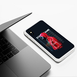 Чехол iPhone XS Max матовый SQUID GAME ИГРА В КАЛЬМАРА ЧЕЛОВЕК В МАСКЕ КРУГ, цвет: 3D-белый — фото 2