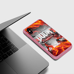 Чехол iPhone XS Max матовый DOOM ETERNAL ДУМ ПАЛАЧ РОКА В ОГНЕ, цвет: 3D-малиновый — фото 2