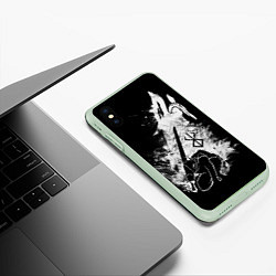 Чехол iPhone XS Max матовый БЕРСЕРК БЕЛЫЙ ГАТС С МЕЧОМ, цвет: 3D-салатовый — фото 2