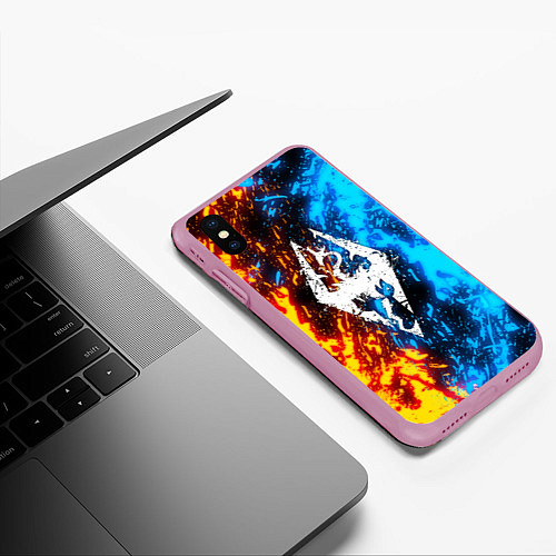 Чехол iPhone XS Max матовый TES SKYRIM BATTLE FIRE БИТВА ОГНЕЙ / 3D-Розовый – фото 3