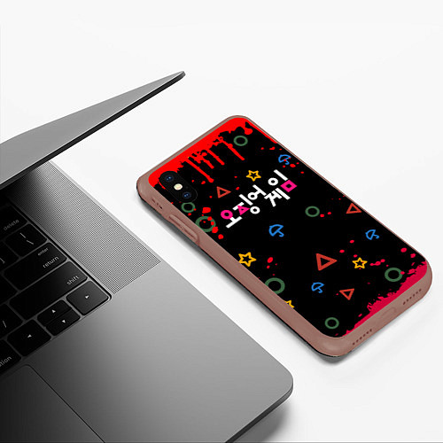 Чехол iPhone XS Max матовый Игра в кальмара: Паттерн фигурок / 3D-Коричневый – фото 3