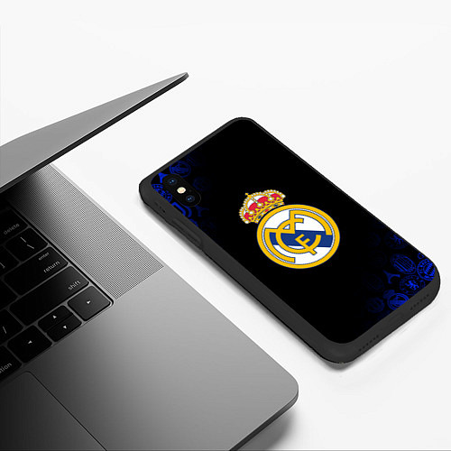 Чехол iPhone XS Max матовый РЕАЛ МАДРИД ЛОГОБОМБИНГ / 3D-Черный – фото 3