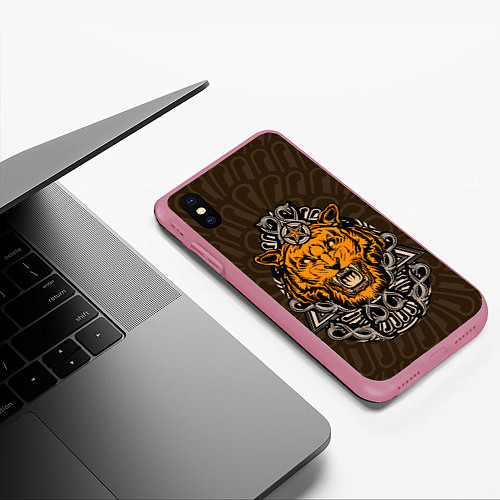 Чехол iPhone XS Max матовый Тигр в треугольнике / 3D-Малиновый – фото 3