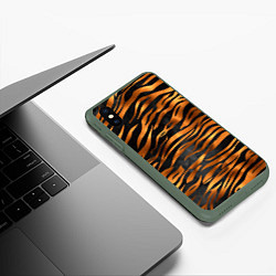 Чехол iPhone XS Max матовый В шкуре тигра, цвет: 3D-темно-зеленый — фото 2