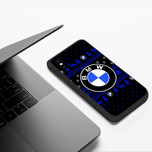 Чехол iPhone XS Max матовый НОВОГОДНИЙ СВИТЕР БМВ ЧЕРНО СИНИЙ / 3D-Черный – фото 3