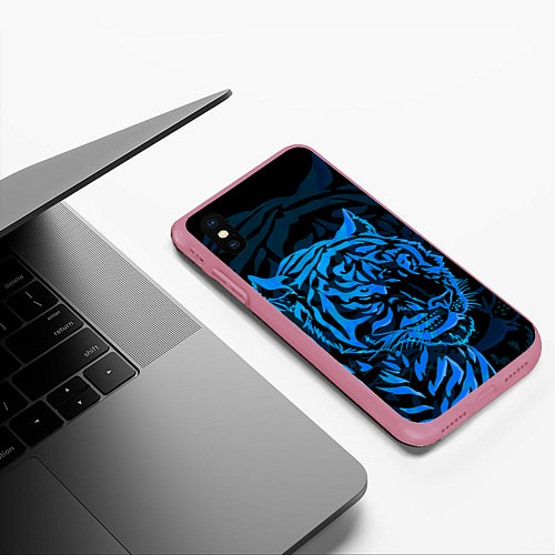 Чехол iPhone XS Max матовый Голубой тигр Blue / 3D-Малиновый – фото 3