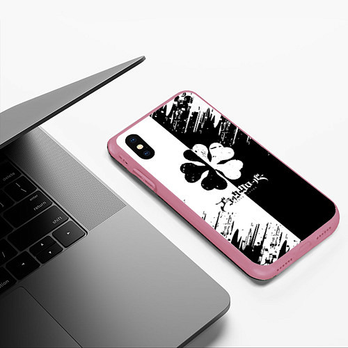 Чехол iPhone XS Max матовый Чёрный клевер черное белое текстура / 3D-Малиновый – фото 3