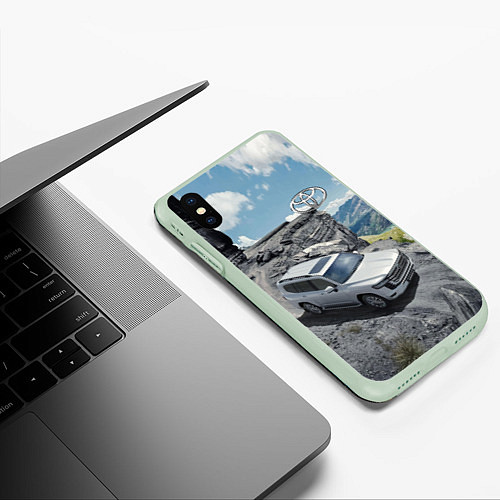 Чехол iPhone XS Max матовый Toyota Land Cruiser 300 Горная дорога / 3D-Салатовый – фото 3