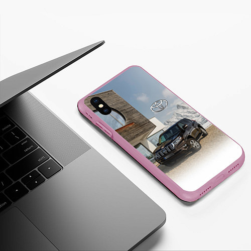 Чехол iPhone XS Max матовый Тoyota Land Cruiser Prado у горного коттеджа Mount / 3D-Розовый – фото 3