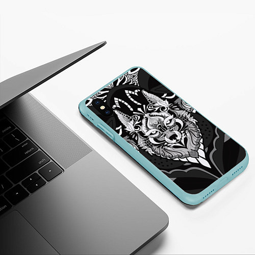 Чехол iPhone XS Max матовый Черно-белый волк / 3D-Мятный – фото 3