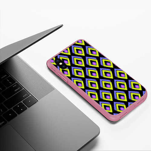 Чехол iPhone XS Max матовый Yellow-pink rhombuses on black / 3D-Малиновый – фото 3