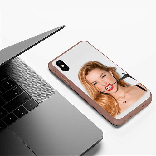 Чехол iPhone XS Max матовый Эмбер Хёрд с розой / 3D-Коричневый – фото 3