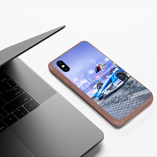 Чехол iPhone XS Max матовый Спортивная бэха в городском пейзаже / 3D-Коричневый – фото 3