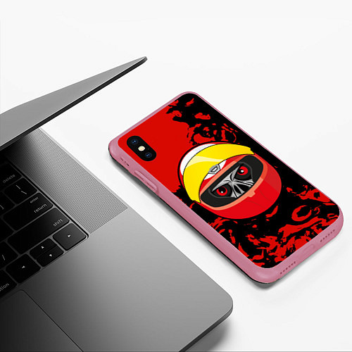 Чехол iPhone XS Max матовый Горилла в шлеме / 3D-Малиновый – фото 3