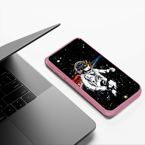 Чехол iPhone XS Max матовый Космонавт играет рок на гитаре / 3D-Малиновый – фото 3