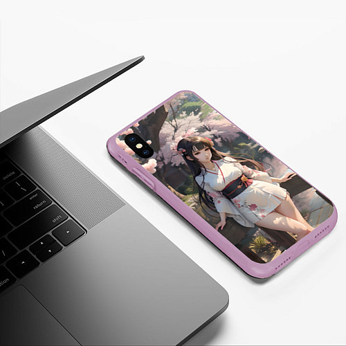 Чехол iPhone XS Max матовый Гейша в коротком кимоно на фоне сакуры / 3D-Сиреневый – фото 3